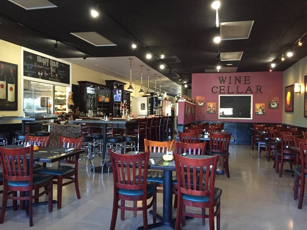 Collearys Bistro & Spirits | restaurant | 2143 N Tustin St, Orange, CA 92865, USA | 7146338650 OR +1 714-633-8650