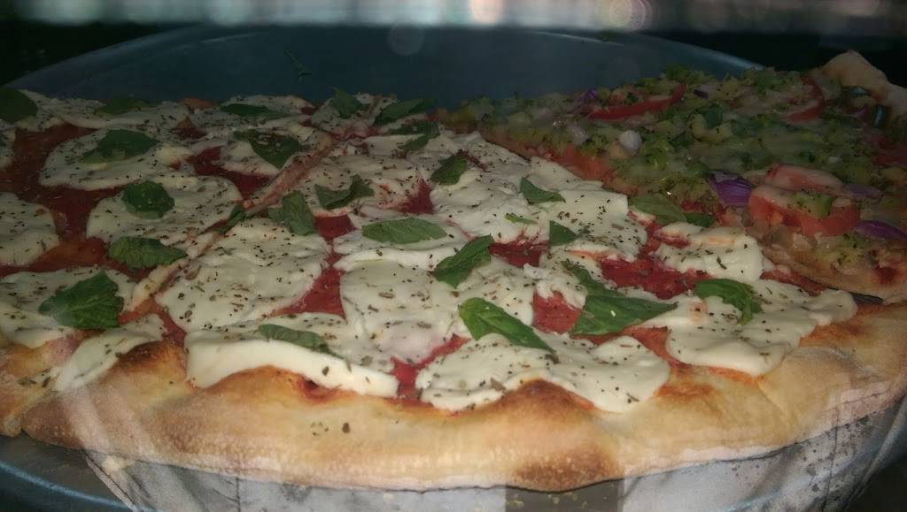 Vitos Pizza | restaurant | 6304 York Rd, Baltimore, MD 21212, USA | 4103238486 OR +1 410-323-8486