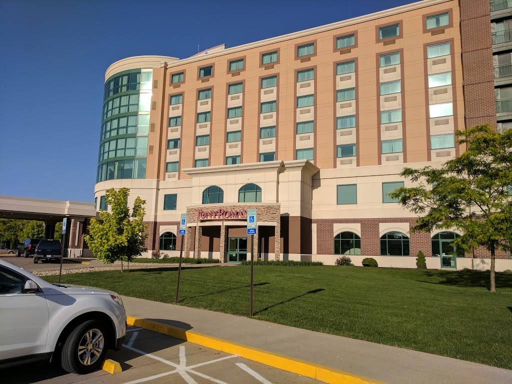 Tony Romas | restaurant | 350 Bell St, Dubuque, IA 52001, USA | 5636903249 OR +1 563-690-3249