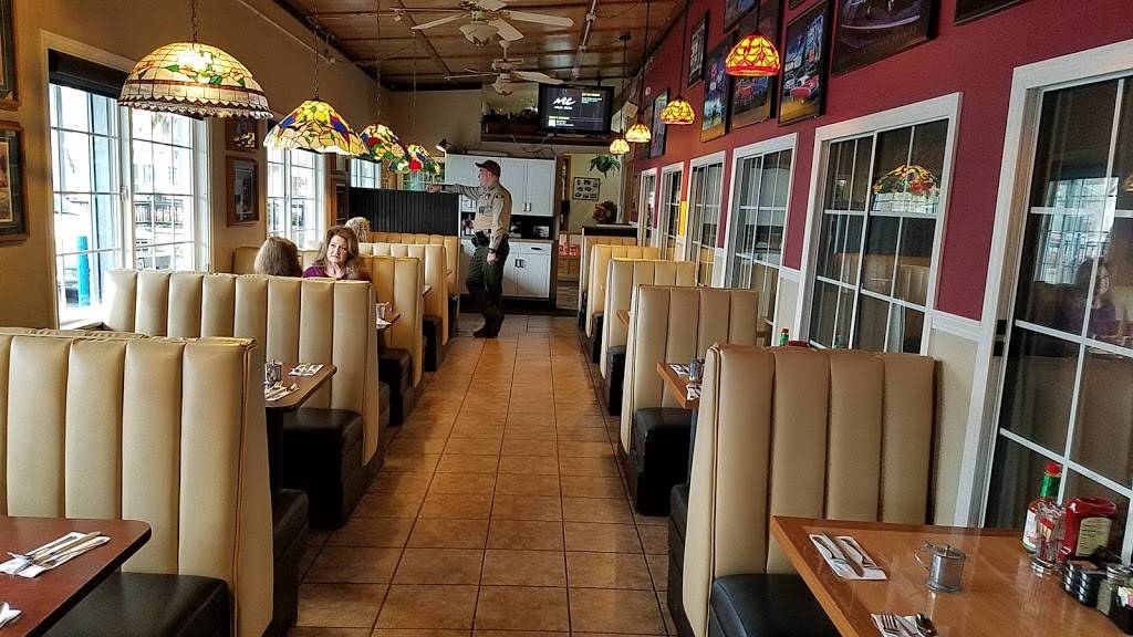 Main Street Bar & Grill | restaurant | 14084 Lakeshore Dr, Clearlake, CA 95422, USA | 7079946450 OR +1 707-994-6450