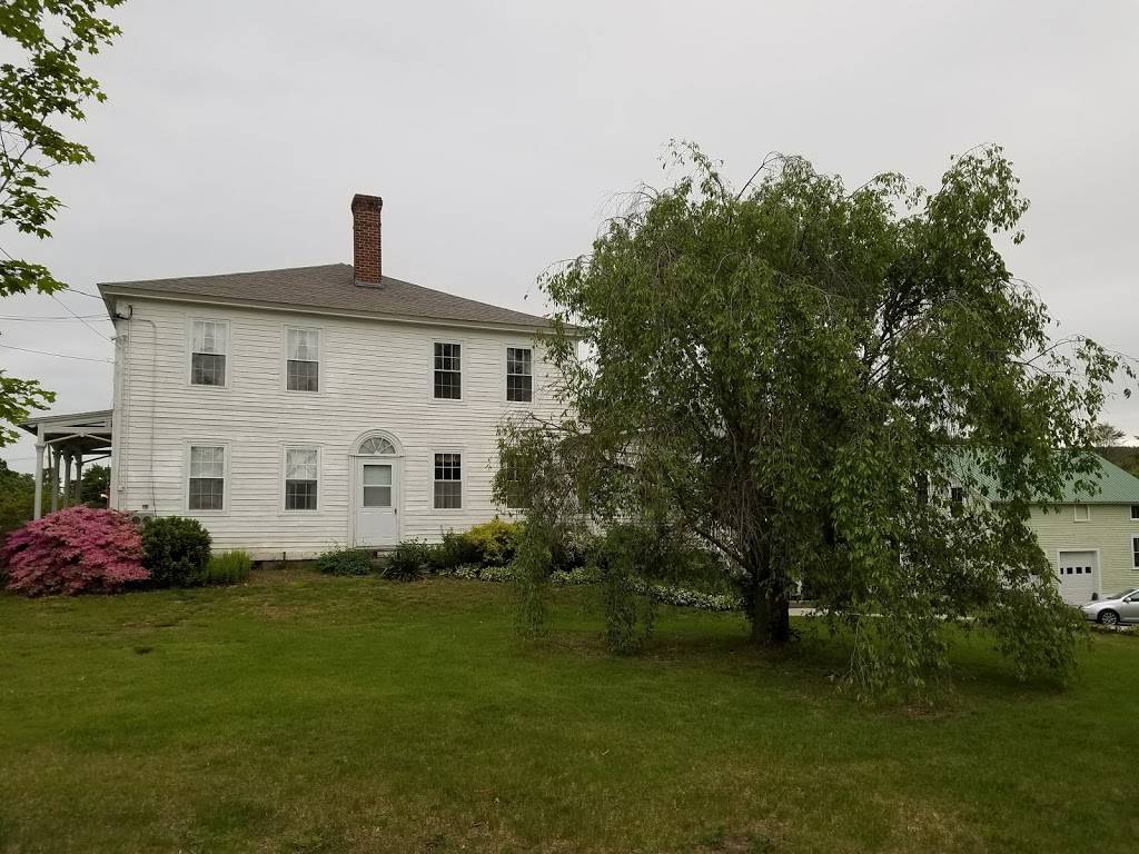 Highland BBQ (seasonal) | restaurant | 75 Main St, Northfield, MA 01360, USA | 4134982747 OR +1 413-498-2747