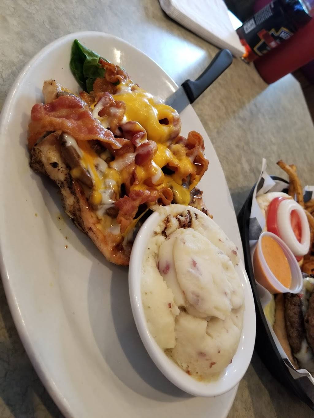 High Pointe Restaurant & Tavern, Niles | restaurant | 754 Youngstown Warren Rd, Niles, OH 44446, USA | 3305443300 OR +1 330-544-3300