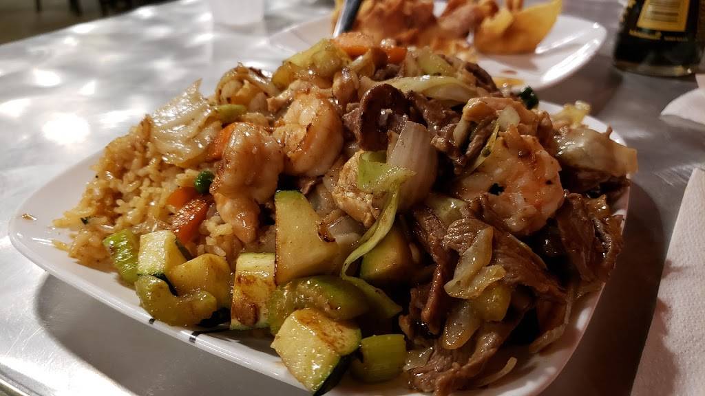 Emperors Japanese Grill | restaurant | 3526 N Rock Rd #200, Wichita, KS 67226, USA | 3164253557 OR +1 316-425-3557