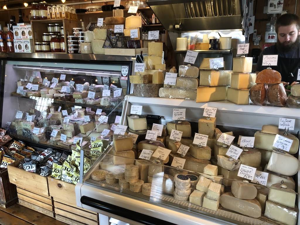 The Cheese Iron | restaurant | 200 US-1 ALT #300, Scarborough, ME 04074, USA | 2078834057 OR +1 207-883-4057