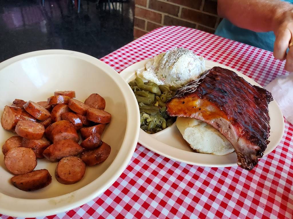 Whole Hog Café | restaurant | 2731 N Glenstone Ave, Springfield, MO 65803, USA | 4177204759 OR +1 417-720-4759