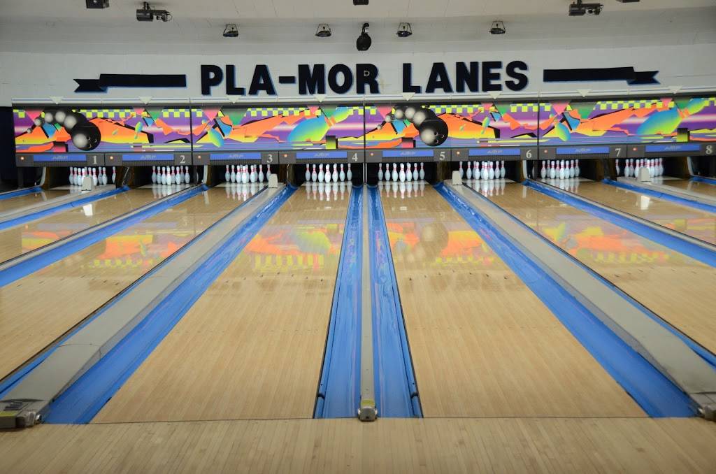 Pla-Mor Lanes | restaurant | 300 E Main St, Chilton, WI 53014, USA | 9208492131 OR +1 920-849-2131