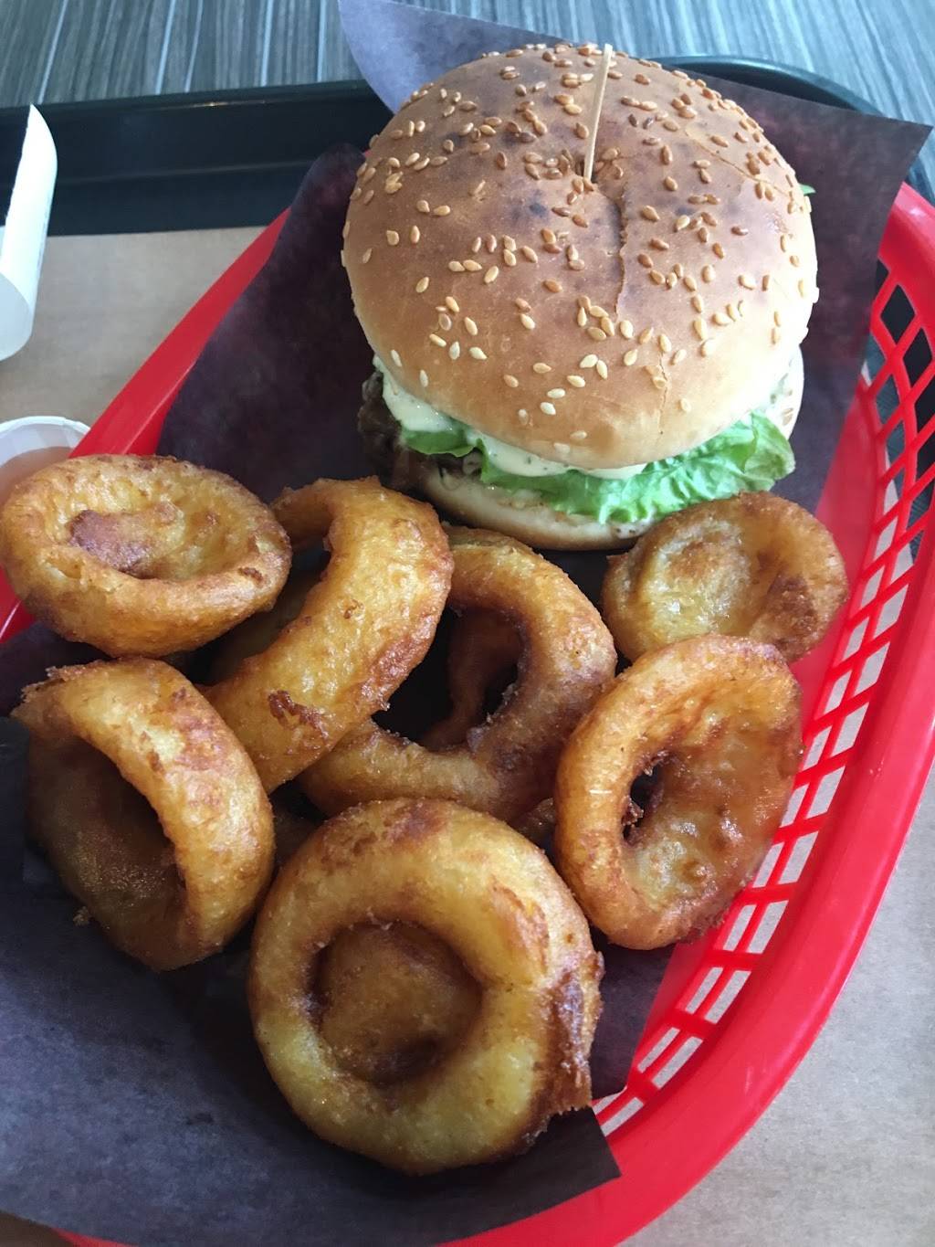 BURGER CARTIER | restaurant | 1191 Avenue Cartier, Québec, QC G1R 2S9, Canada | 4185220009 OR +1 418-522-0009