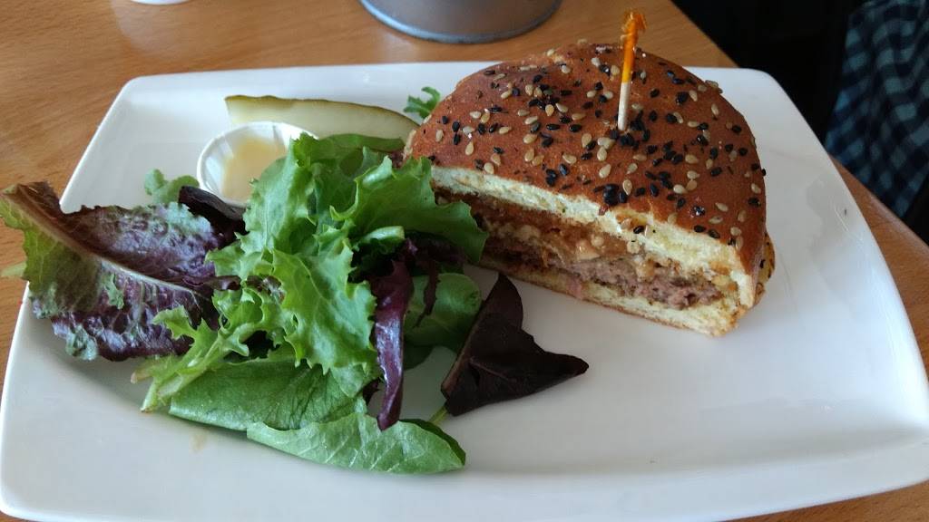 Monas Burgers & Shakes | restaurant | 785 Oak Grove Rd E4, Concord, CA 94518, USA | 9258496441 OR +1 925-849-6441