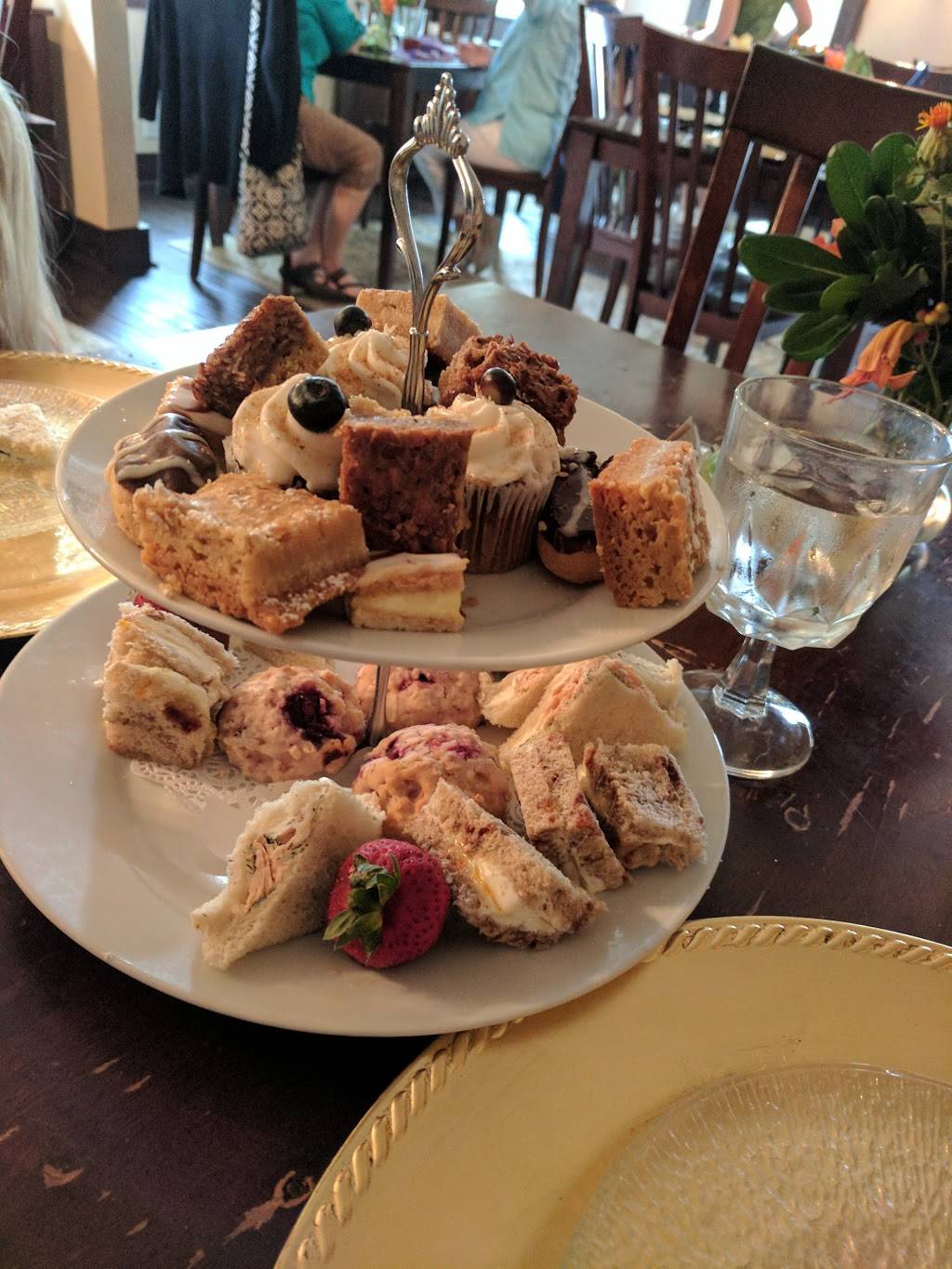 Serenity | restaurant | 135 S Main St, Zionsville, IN 46077, USA | 3178735590 OR +1 317-873-5590