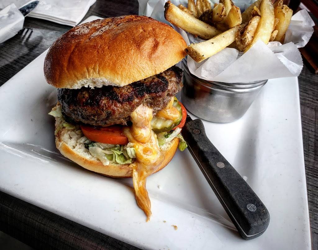 Cold Beers & Cheeseburgers | restaurant | 6718 W Deer Valley Rd, Glendale, AZ 85310, USA | 6232137622 OR +1 623-213-7622