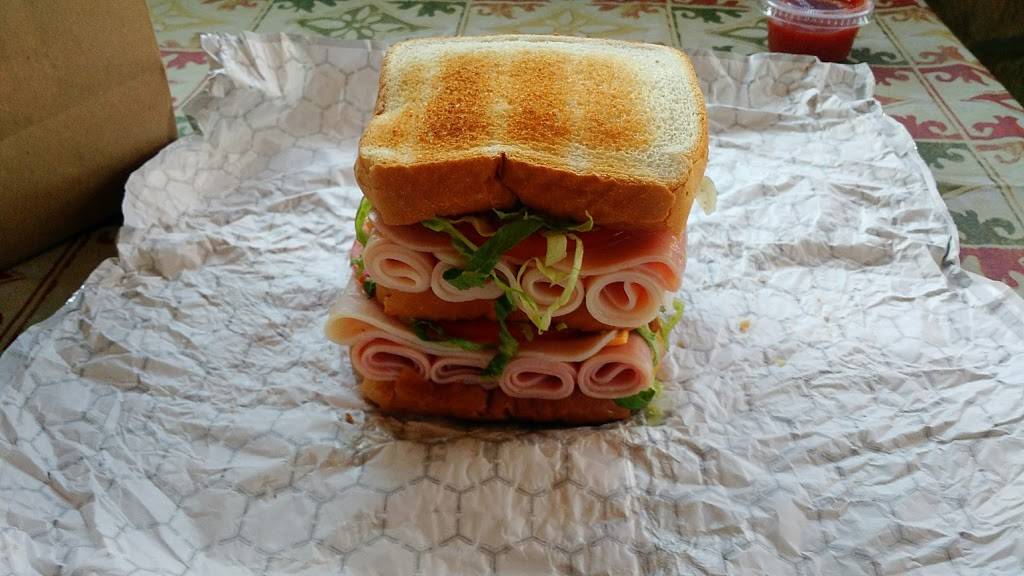 Wreckers Burgers | restaurant | 5831 Fall Creek Hwy, Granbury, TX 76049, USA | 8179954509 OR +1 817-995-4509