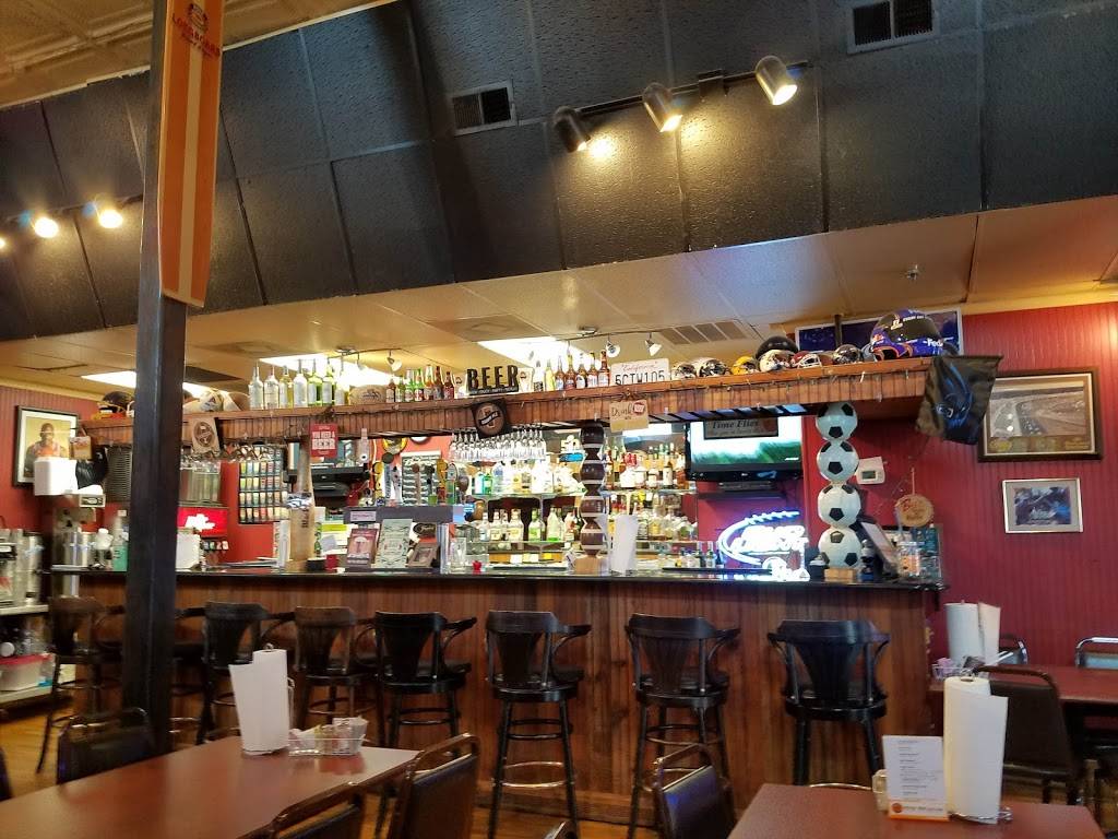 Black Jacks Pub & Grill | restaurant | 18 N Jefferson Ave, West Jefferson, NC 28694, USA | 3362463295 OR +1 336-246-3295