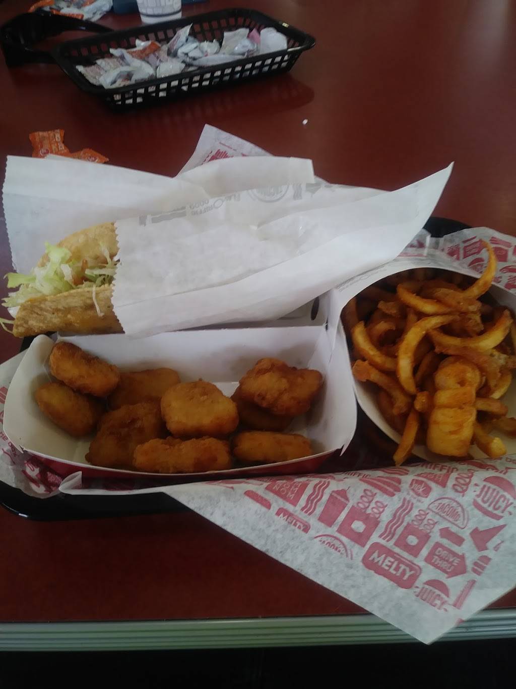 Jack in the Box | restaurant | 5775 W Pleasant Ridge Rd, Arlington, TX 76016, USA | 8174835812 OR +1 817-483-5812