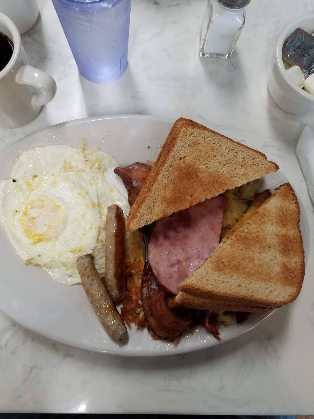 Robins Nest | restaurant | 6053 S Clinton Trail, Eaton Rapids, MI 48827, USA | 5176639801 OR +1 517-663-9801