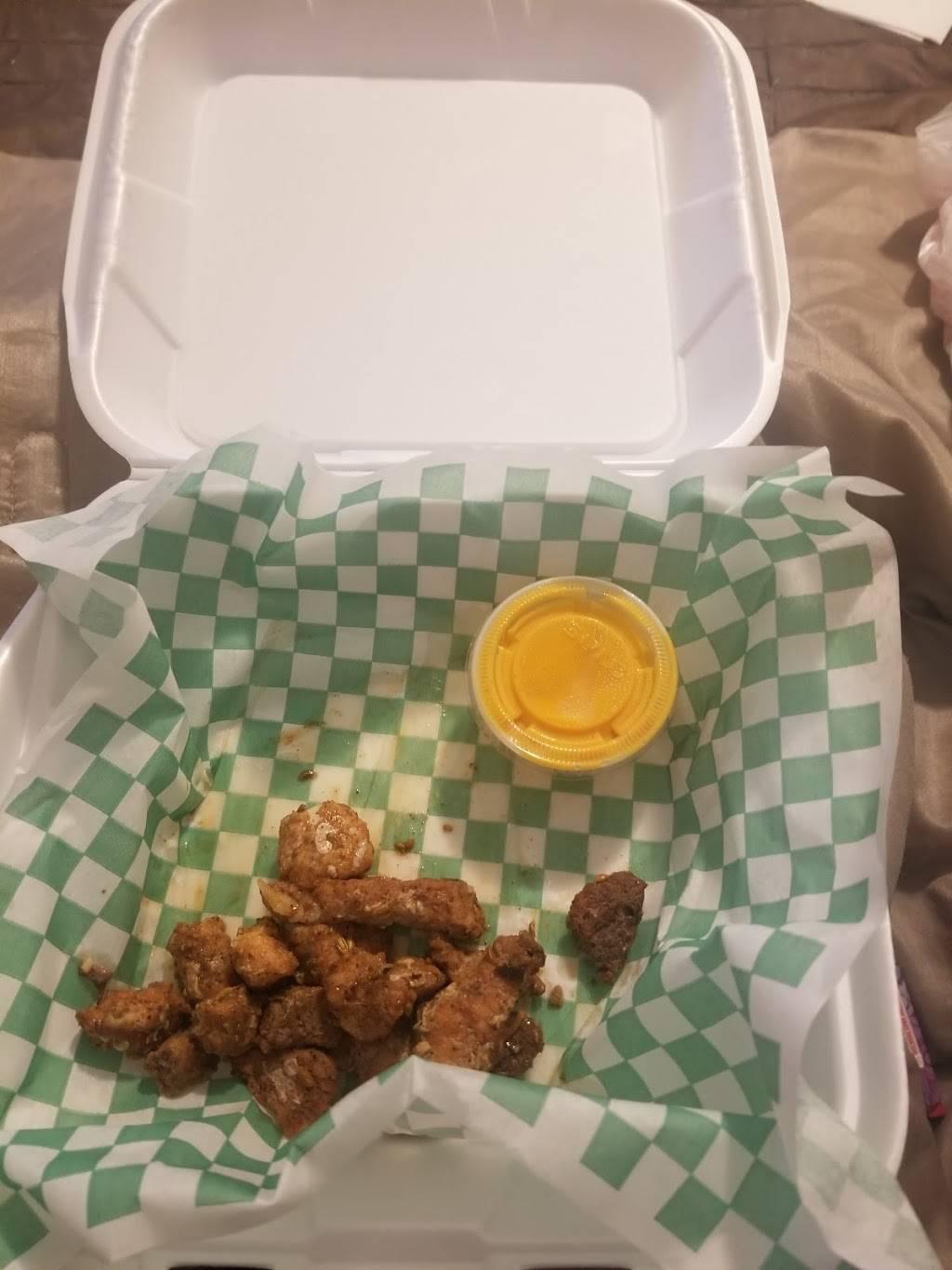 Tailgatorz | restaurant | 3411 S Ridgewood Ave, Edgewater, FL 32141, USA | 3864104783 OR +1 386-410-4783