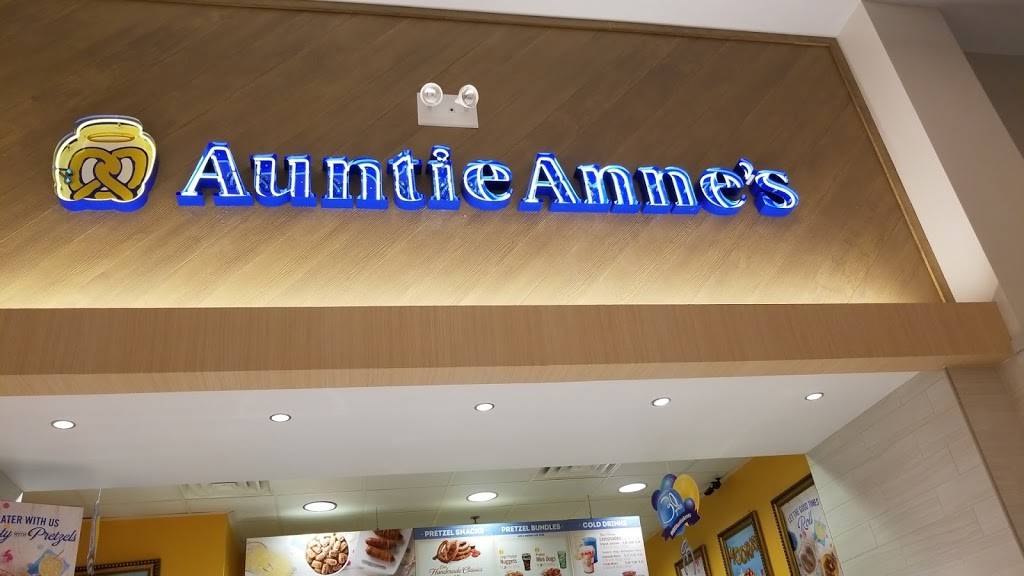 Auntie Annes Pretzels | restaurant | 10835 Kings Rd #280, Myrtle Beach, SC 29572, USA | 7174351435 OR +1 717-435-1435