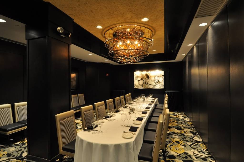 Mortons The Steakhouse | restaurant | 300 S Charles St, Baltimore, MD 21201, USA | 4105478255 OR +1 410-547-8255