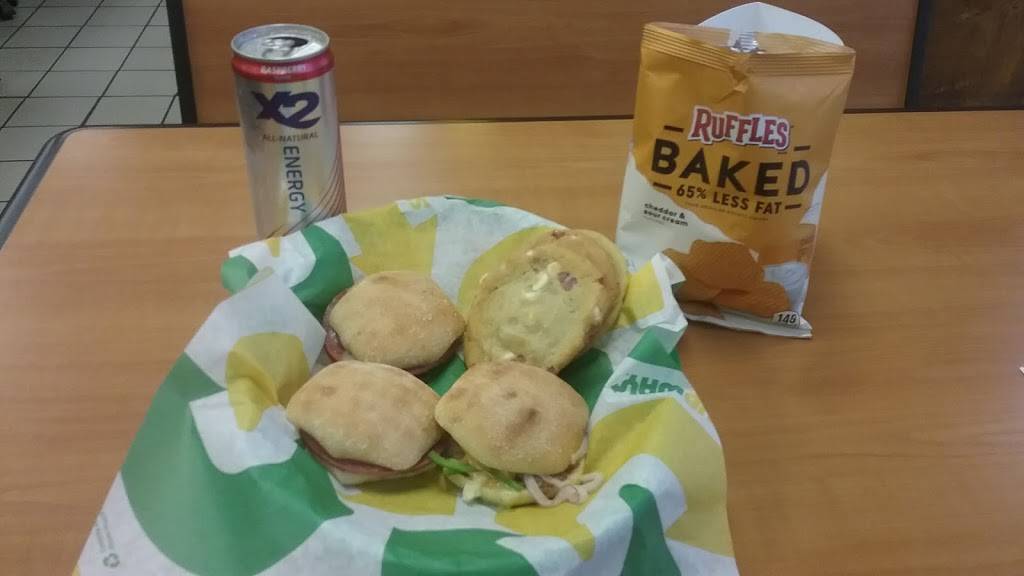 Subway | restaurant | 1552 N Broad St, Tazewell, TN 37879, USA | 4236261165 OR +1 423-626-1165