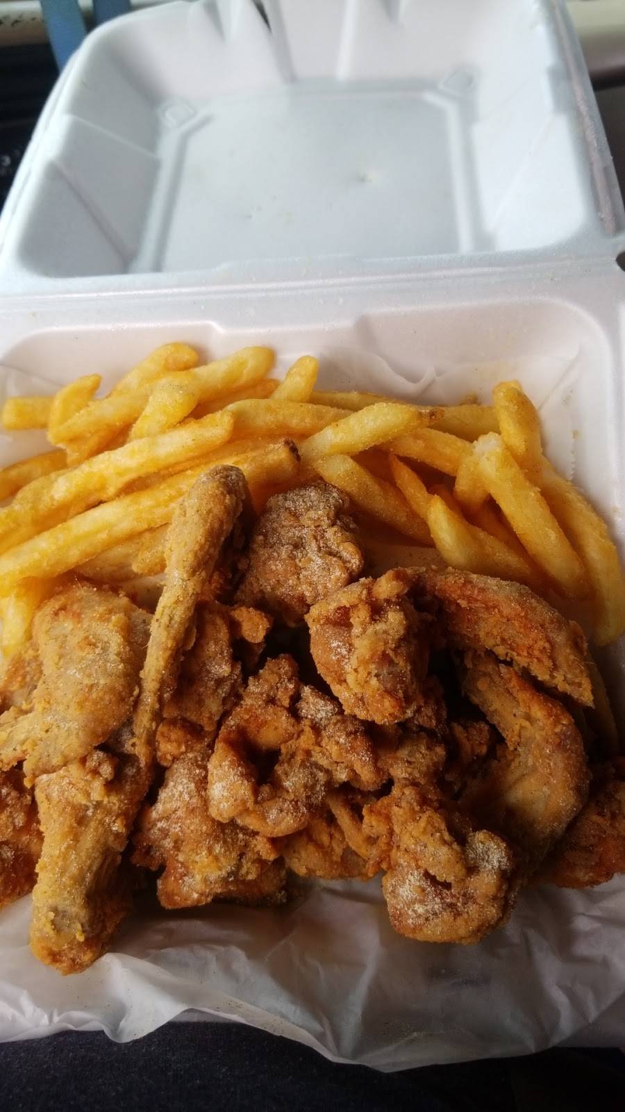 Shark’s Fish & Chicken | restaurant | 3659 Hickory Hill Rd, Memphis, TN 38115, USA | 9013600908 OR +1 901-360-0908