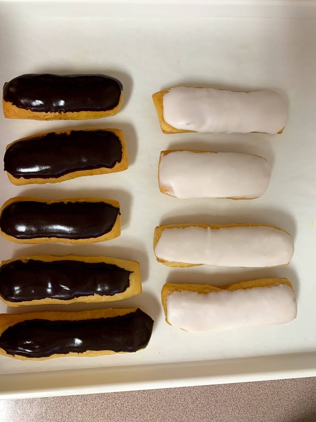 East Town Donuts | bakery | 1101 Caseyville Rd suite e, Caseyville, IL 62232, USA | 6188030407 OR +1 618-803-0407