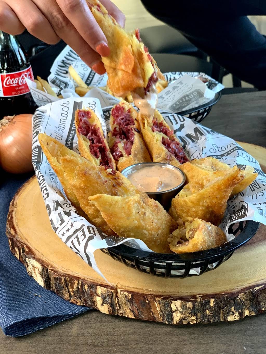 Bulldogs Cheesesteaks | restaurant | 22749 Michigan Ave, Dearborn, MI 48124, USA | 3133951000 OR +1 313-395-1000