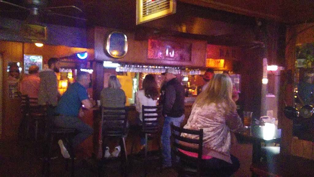 T Js Tavern | restaurant | 104 Kennedy St, Willis, TX 77378, USA | 9368567758 OR +1 936-856-7758