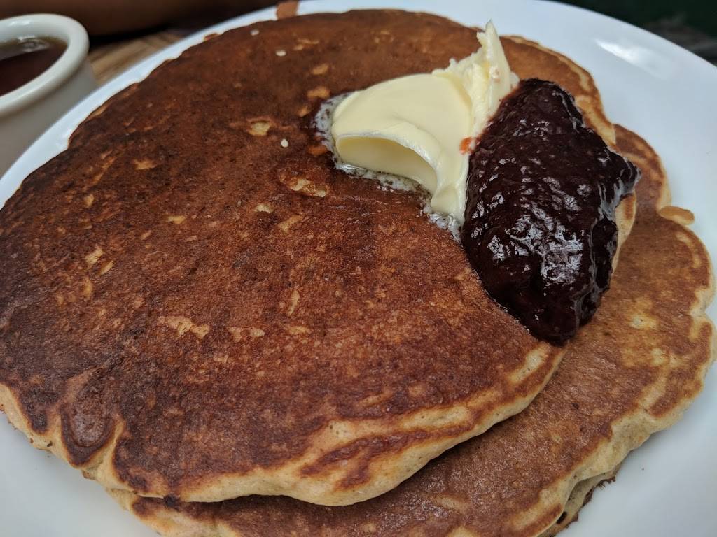 Robertas Pizza & Bakery | meal takeaway | 257 Moore St, Brooklyn, NY 11206, USA | 7184171118 OR +1 718-417-1118