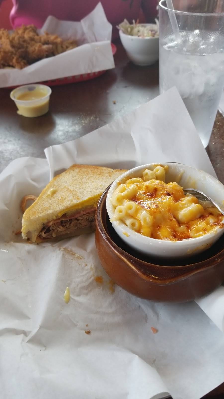 Oskar Blues Grill & Brew | restaurant | 303 Main St, Lyons, CO 80540, USA | 3038236685 OR +1 303-823-6685