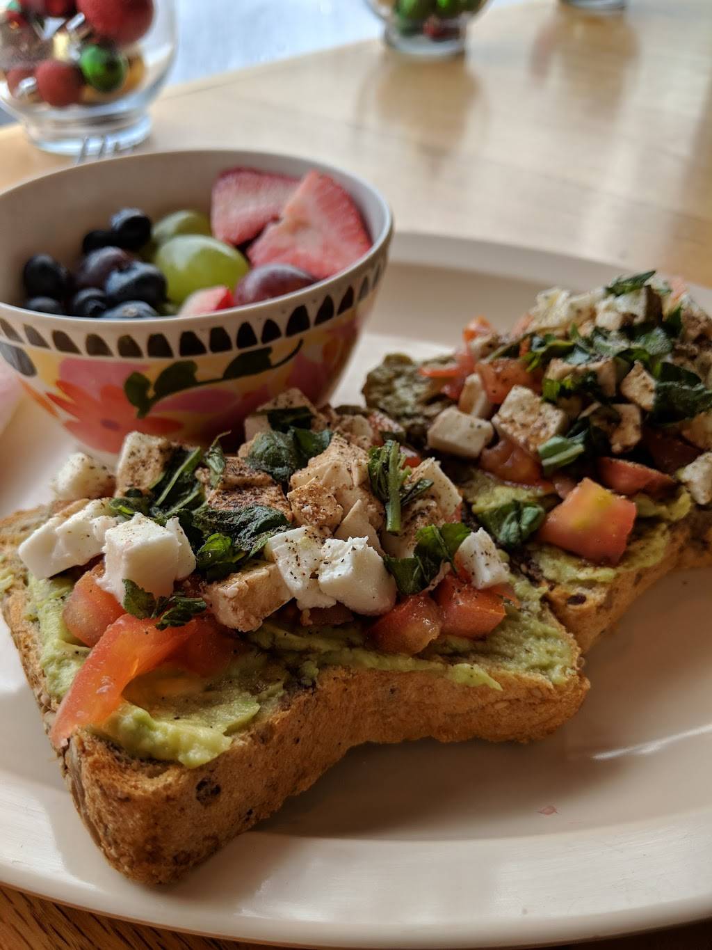 Red June Cafe | cafe | 2020 N Leavitt St, Chicago, IL 60647, USA | 7732272600 OR +1 773-227-2600