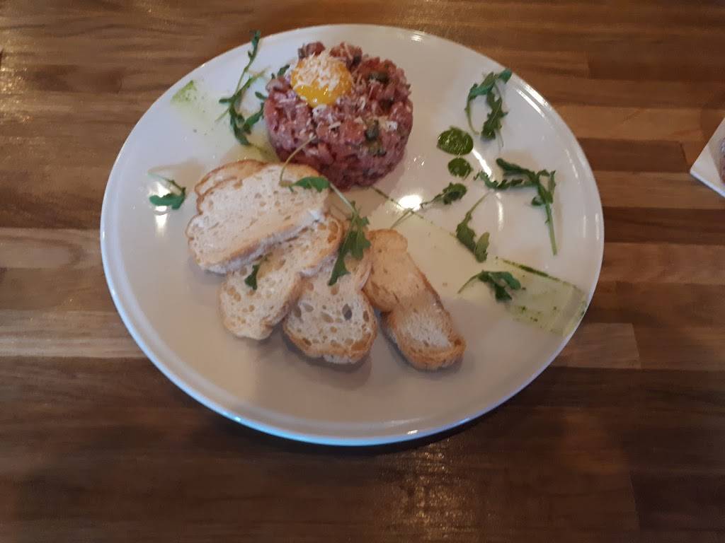 The Thirsty Butler | restaurant | 1585 Wyandotte St E, Windsor, ON N9A 3L3, Canada | 5199152216 OR +1 519-915-2216