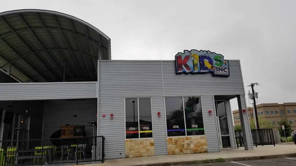 BurgerFi | restaurant | 9630 Huebner Rd, San Antonio, TX 78240, USA | 2102336694 OR +1 210-233-6694