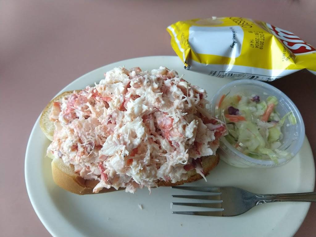 Wooden Shoe | restaurant | 419 Lower County Rd, Dennis Port, MA 02639, USA | 5083946431 OR +1 508-394-6431