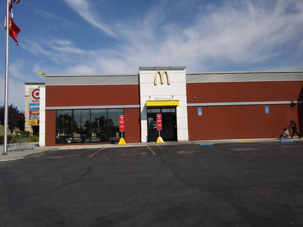 McDonalds | cafe | 1459 Main St, Watsonville, CA 95076, USA | 8317618450 OR +1 831-761-8450