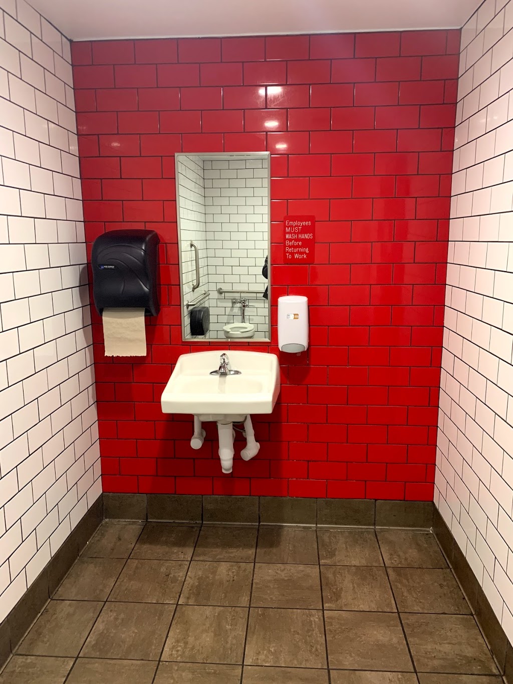 Arbys | meal takeaway | 3739 Airport Blvd, Mobile, AL 36608, USA | 2513437170 OR +1 251-343-7170