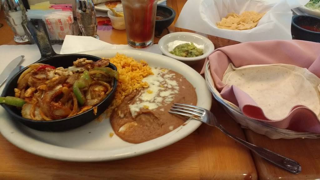 Pelayos Mexican Food | restaurant | 1985 W Texas St, Fairfield, CA 94533, USA | 7074263385 OR +1 707-426-3385