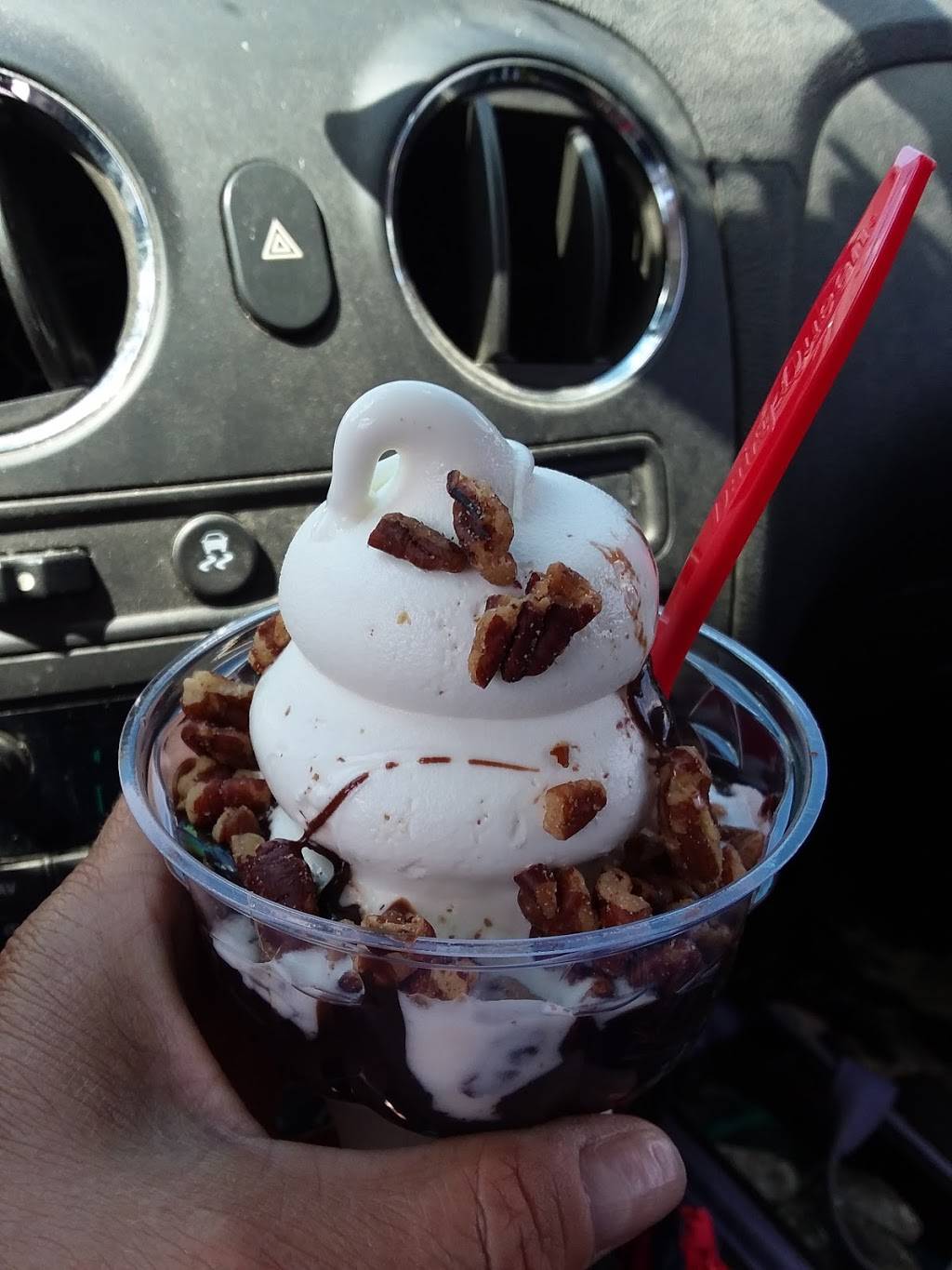 Dairy Queen Grill & Chill | restaurant | 1303 N Wayne St, Angola, IN 46703, USA | 2603194436 OR +1 260-319-4436