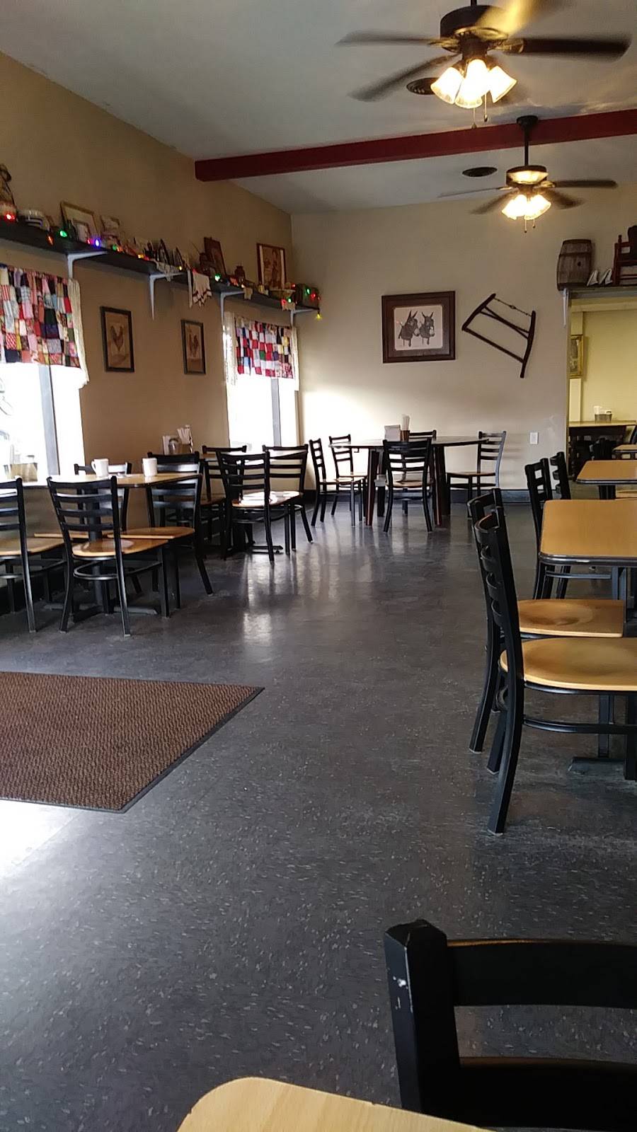 Southern Skillet | restaurant | 101 N Park St, Hohenwald, TN 38462, USA | 9312953280 OR +1 931-295-3280