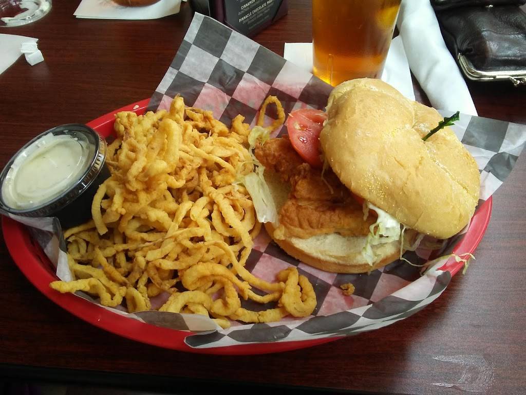 Steeplechase Sports Bar & Grill | restaurant | 1044 Broad St, Camden, SC 29020, USA | 8033109111 OR +1 803-310-9111