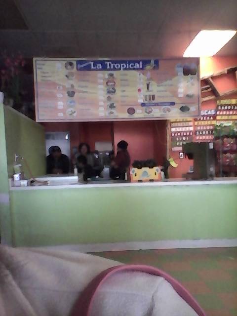 Jugeria La Tropical | restaurant | 828 E Alisal St, Salinas, CA 93905, USA | 8318589655 OR +1 831-858-9655