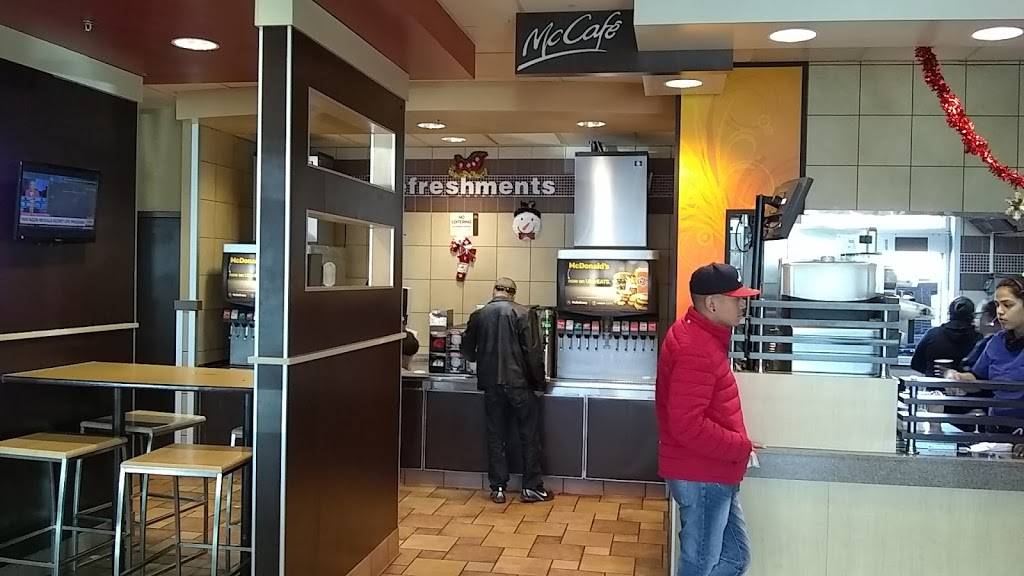 McDonalds | cafe | 8700 N, Washington St, Thornton, CO 80229, USA | 3032894886 OR +1 303-289-4886