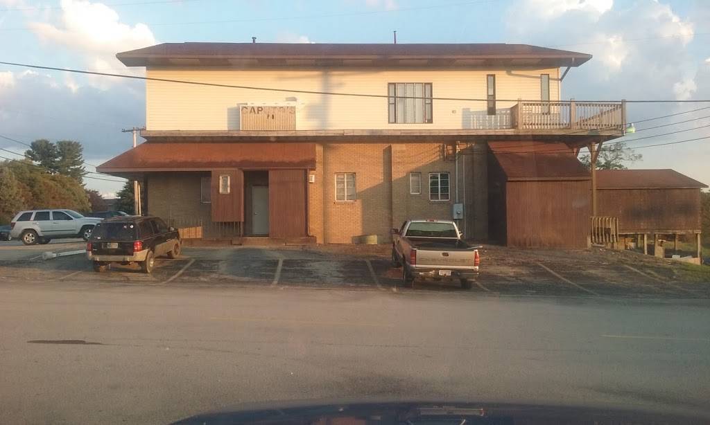 Caputos Dry Tavern Inn | restaurant | 987 N Eighty Eight Rd, Rices Landing, PA 15357, USA | 7245929559 OR +1 724-592-9559