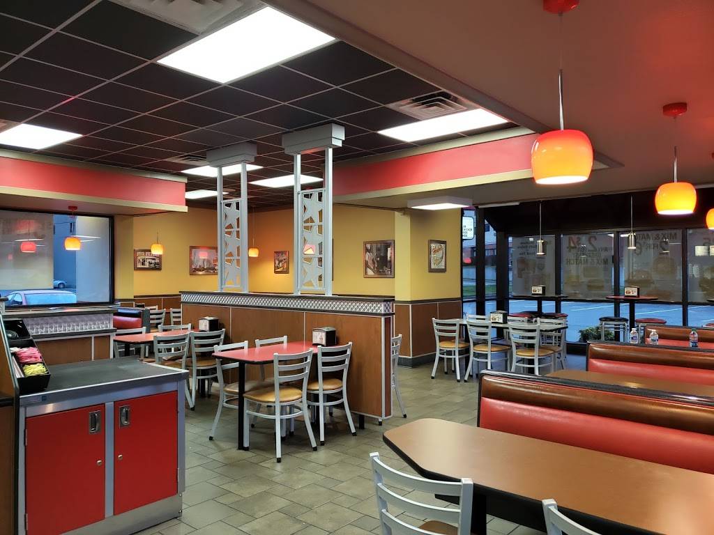 Hardees | restaurant | 667 Hambley Blvd, Pikeville, KY 41501, USA | 6064374288 OR +1 606-437-4288