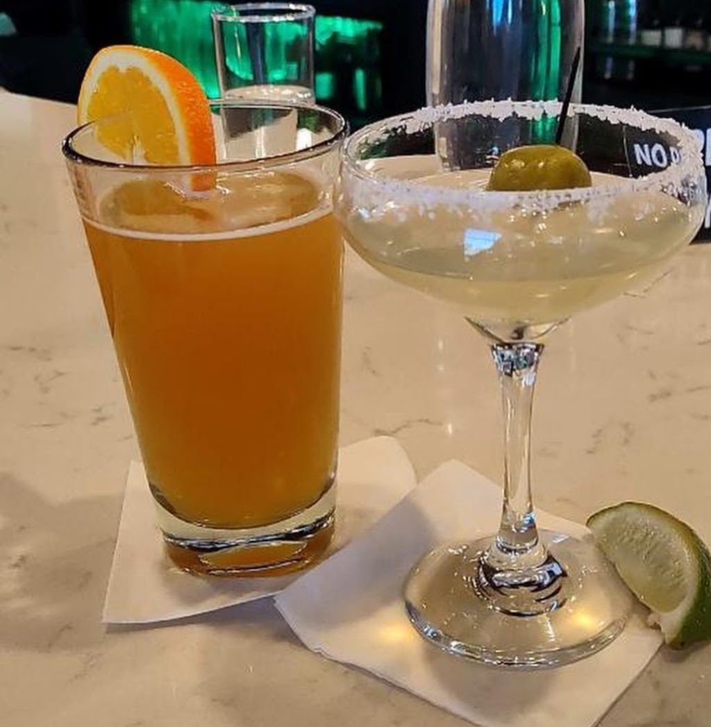 Pub W | restaurant | 4830 E 61st St #100, Tulsa, OK 74135, USA | 9185516675 OR +1 918-551-6675