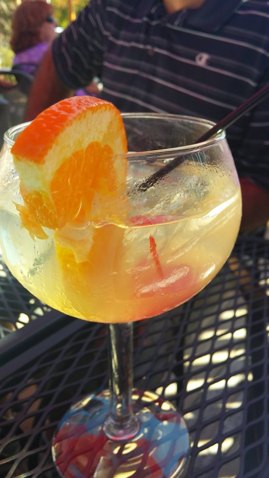 Luckys Bar & Grille | restaurant | 1175 Warren Ave, East Providence, RI 02914, USA | 4014316500 OR +1 401-431-6500