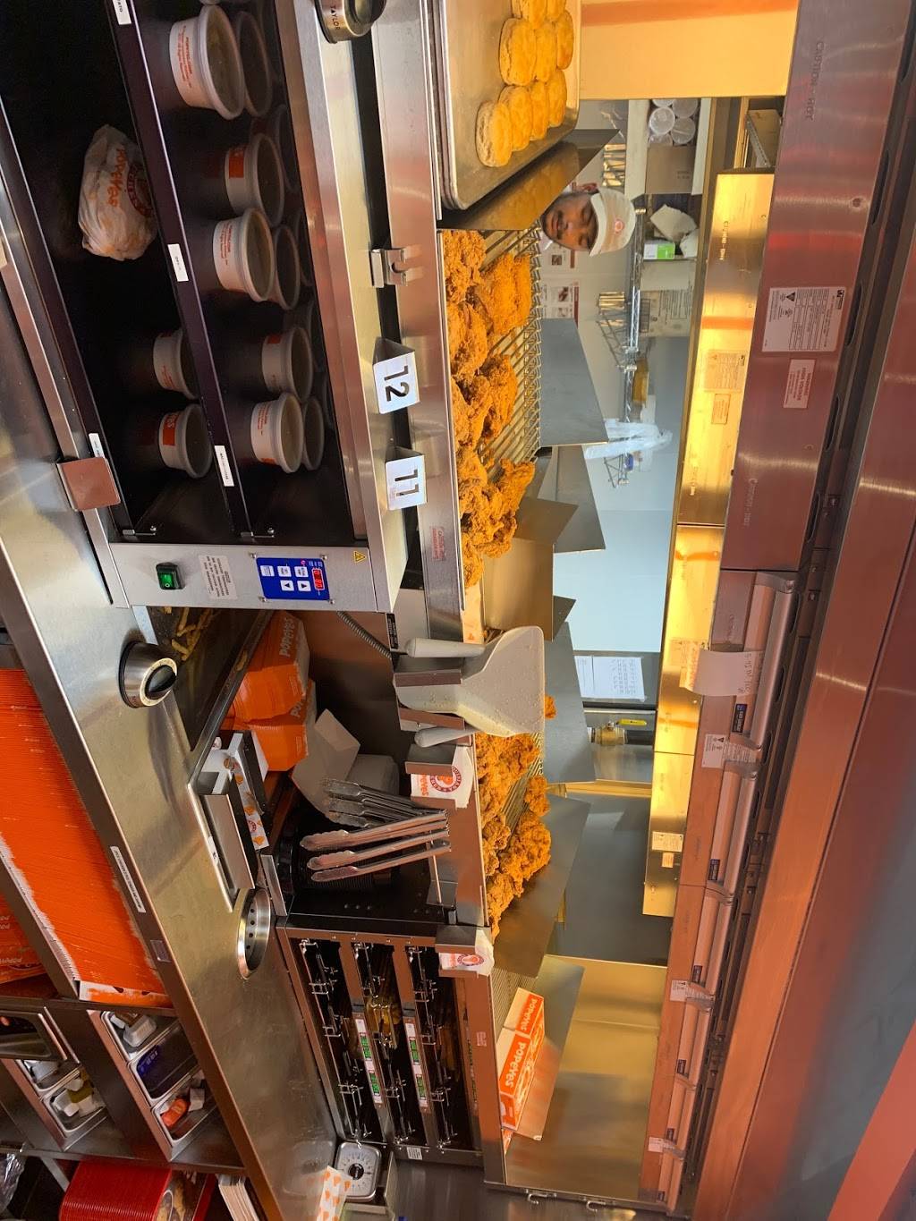 Popeyes Louisiana Kitchen | restaurant | 366 Bloor St E Unit 1, Toronto, ON M4W 1H4, Canada | 4169203600 OR +1 416-920-3600