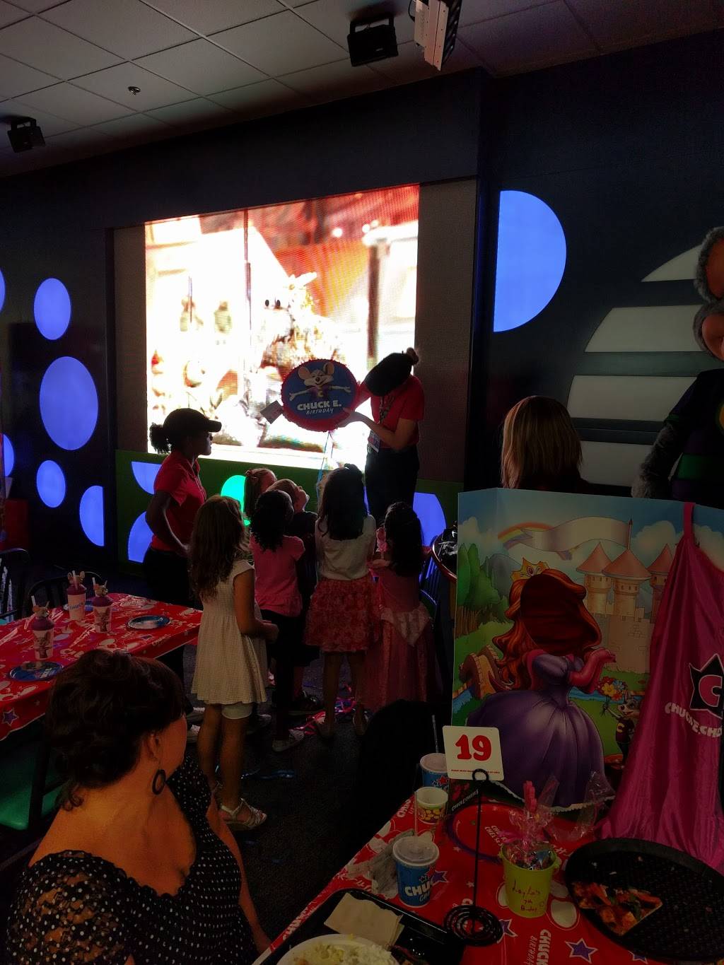 Chuck E. Cheeses | restaurant | 2977 W Frye Rd, Chandler, AZ 85224, USA | 4808571263 OR +1 480-857-1263