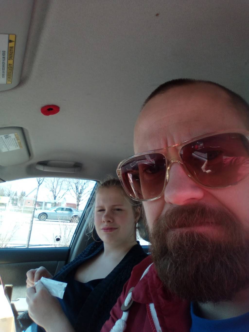 Rôtisseries Benny | restaurant | 335 Boulevard Sir-Wilfrid-Laurier, Beloeil, QC J3G 4H5, Canada | 4508139144 OR +1 450-813-9144