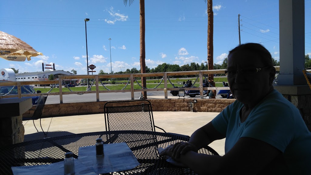 Boudreauxs Swamp Shack | restaurant | 3179-3299 Old Husbands Rd, Paducah, KY 42003, USA | 2704432150 OR +1 270-443-2150