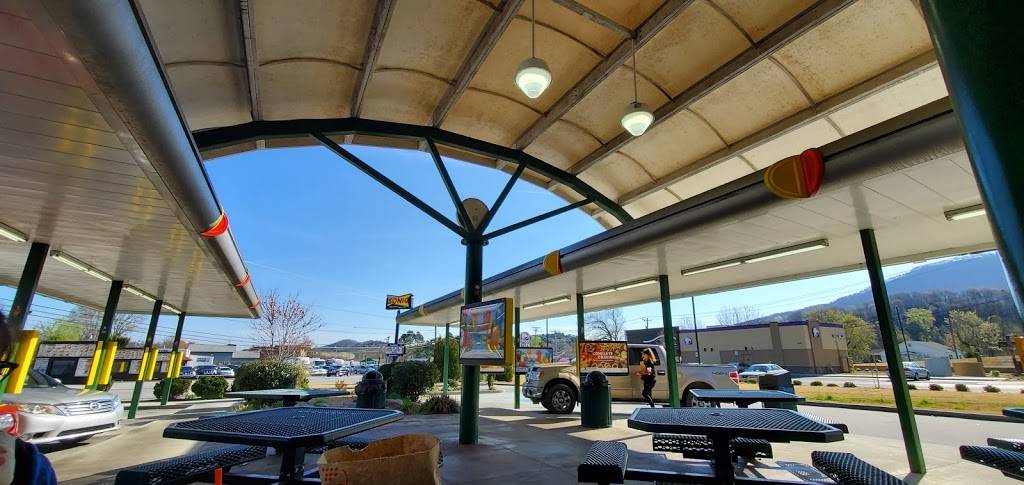 Sonic Drive-In | restaurant | 3222 Cummings Hwy, Chattanooga, TN 37419, USA | 4238215653 OR +1 423-821-5653