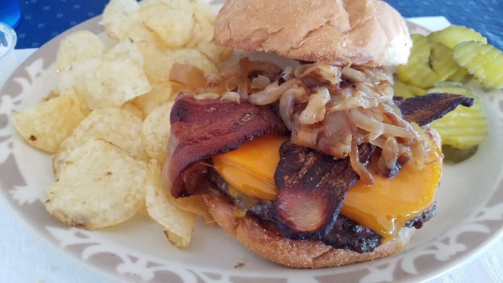 Newport Shores Restaurant | restaurant | 407 E Jackson St, Port Washington, WI 53074, USA | 2622846838 OR +1 262-284-6838